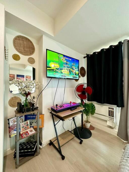 Azure Urban - Modern Gaming Staycation Manila