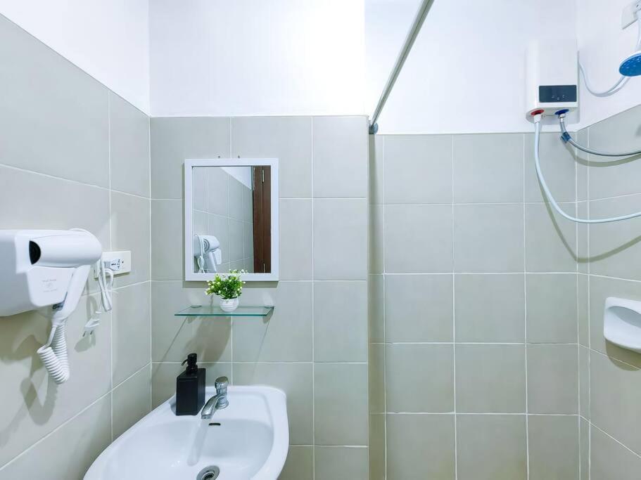 1br Condotel Ridgewood Towers Taguig #rw03 Apartment