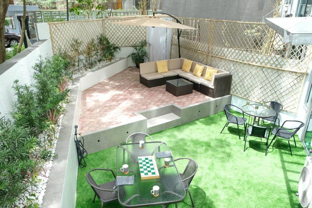 Apartment Loft 3br With Garden In Avant Bgc Parking With Fee