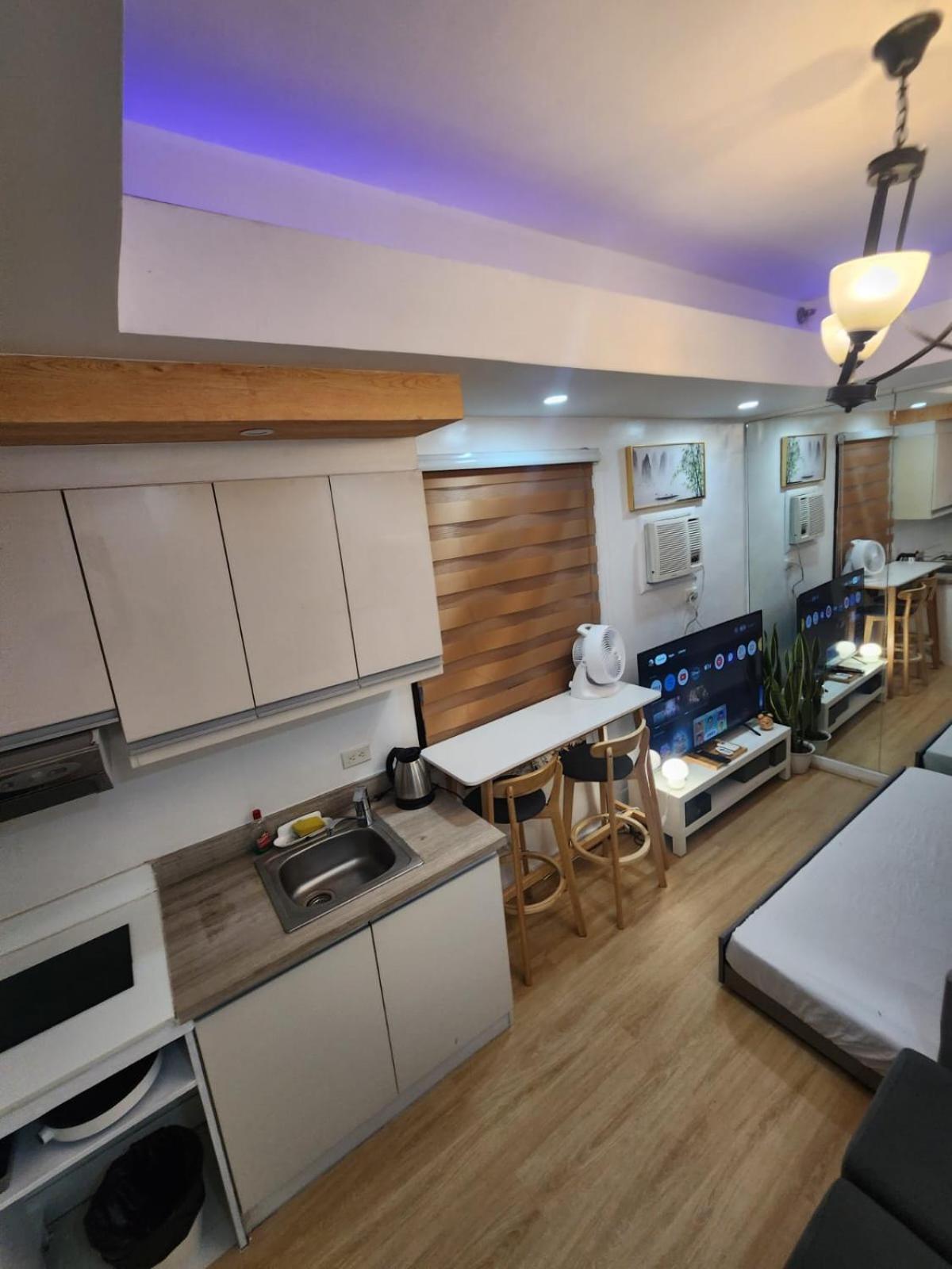 Muji Kltower Makati - Greenbelt - With Pool Access Apartment *