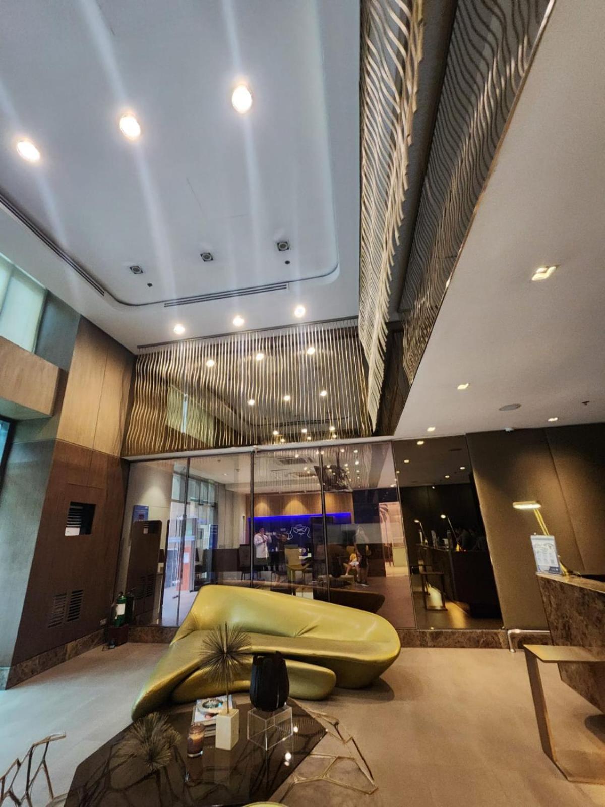 Muji Kltower Makati - Greenbelt - With Pool Access Apartment Manila