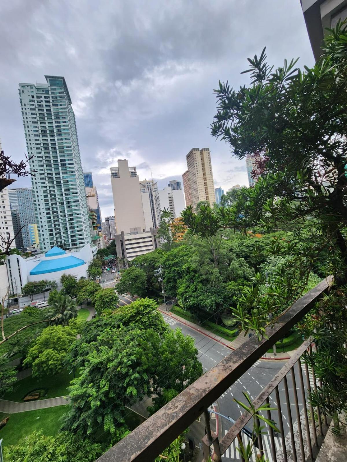 Muji Kltower Makati - Greenbelt - With Pool Access Apartment *