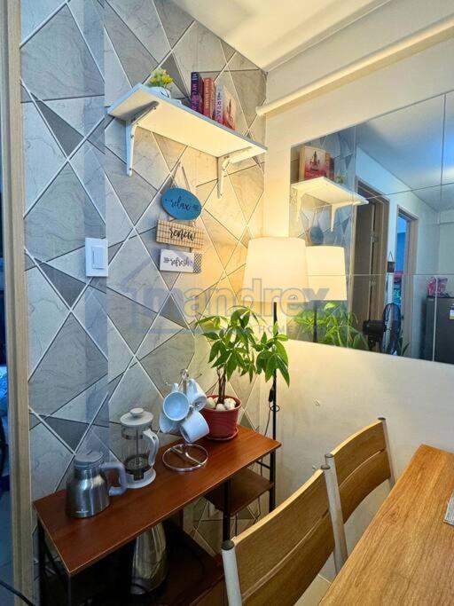 Downtown Dwelling Apartment Manila