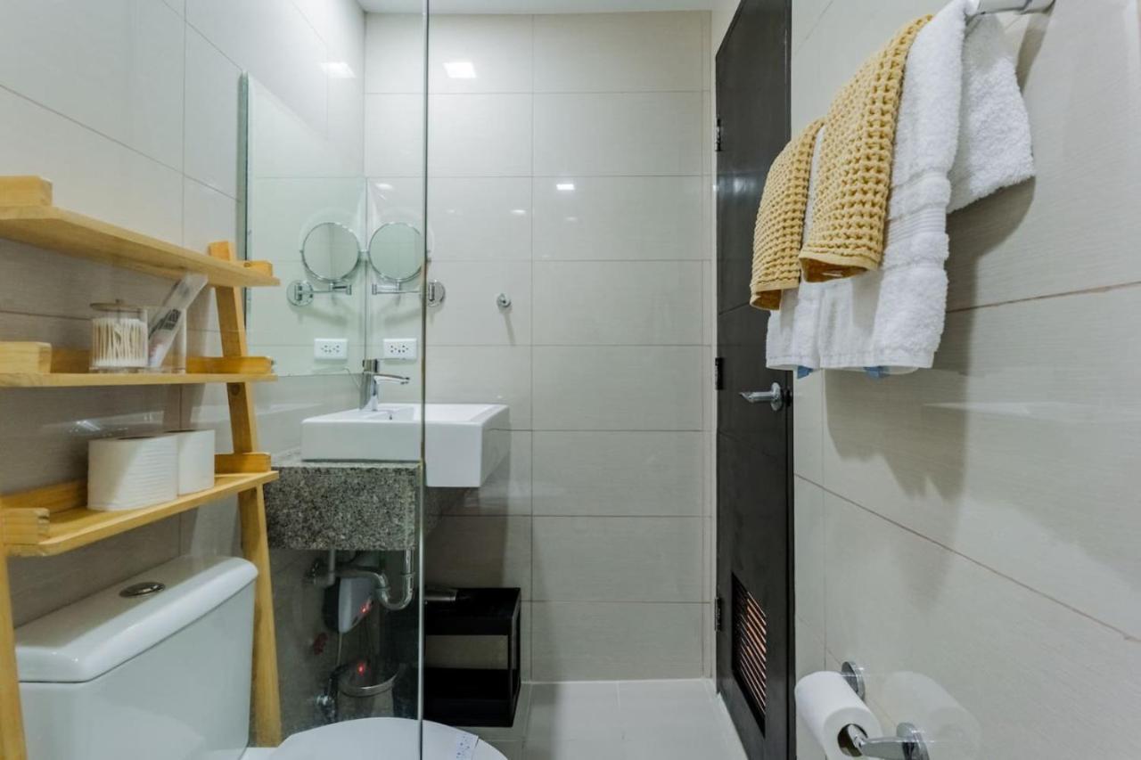 The Oasis 1 Bedroom With Pool Sauna Gym And Holiday home *