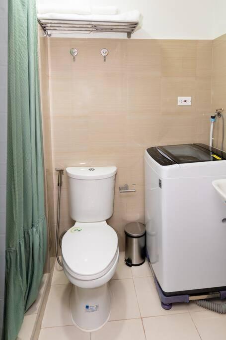 Seaside Charm-cozy Retreat Shore 2 Apartment Manila
