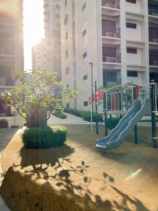 Seaside Charm-cozy Retreat Shore 2 Apartment Manila