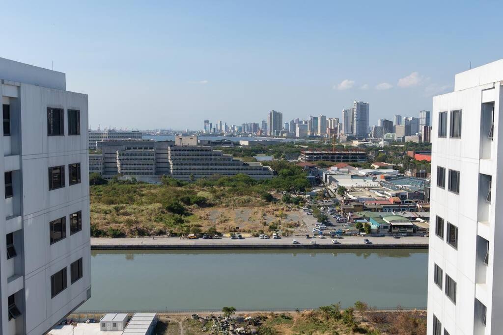 Seaside Charm-cozy Retreat Shore 2 Apartment Manila