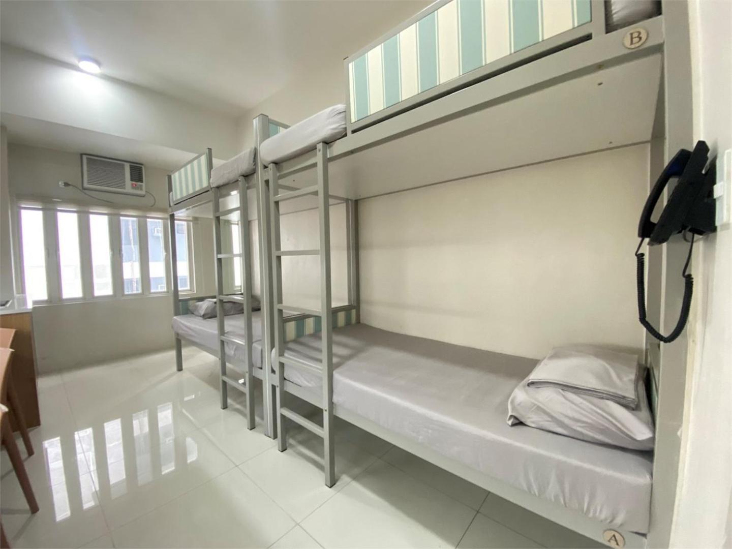 Uhome Lacson Aparthotel Manila