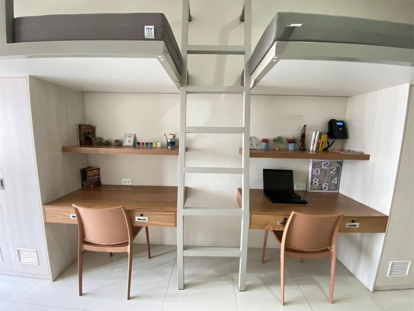 Uhome Lacson Aparthotel