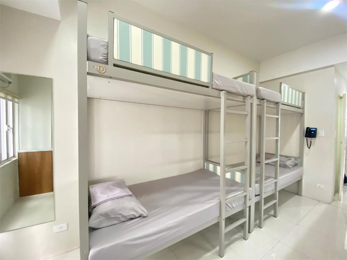 Uhome Lacson Aparthotel Manila