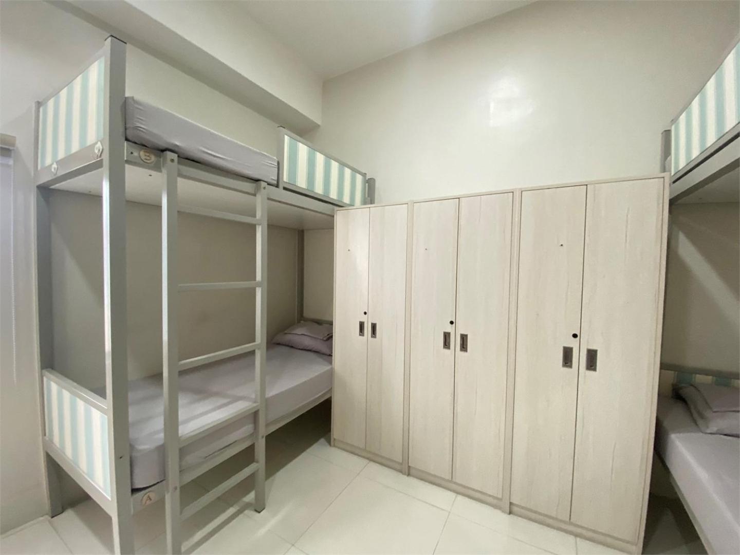 Uhome Lacson Aparthotel Manila