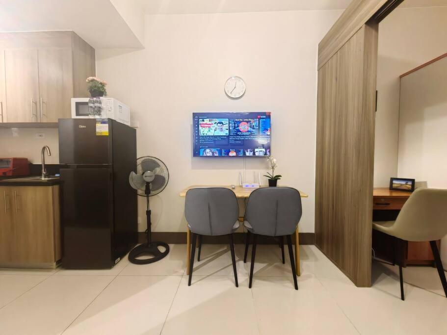 1br Unit Condotel W Balcony Fame Residences #fm37 * Manila