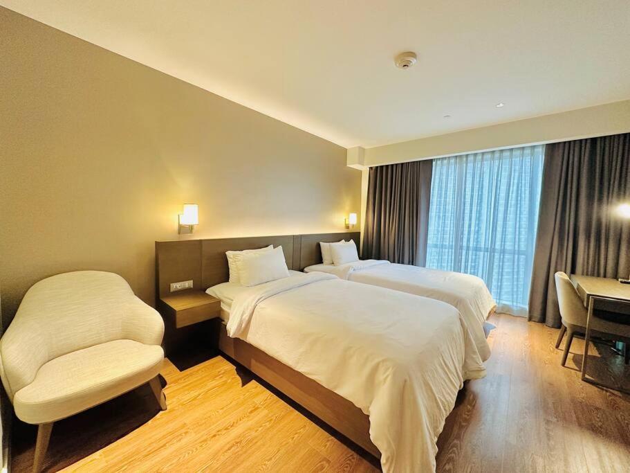 The At Acqua Novotel Tower 2 * Manila