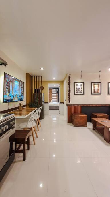 Ella 2 Bedroom Near Sm North And Waltermart Munoz