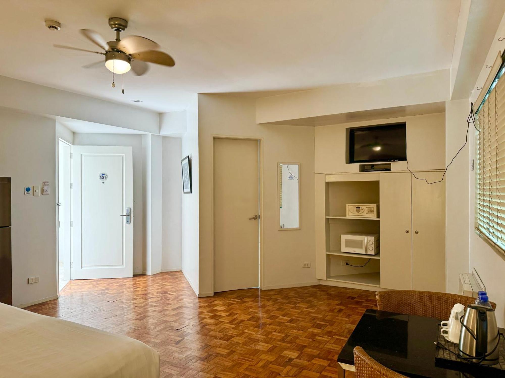 The Clipper House, Poblacion Makati Apartment