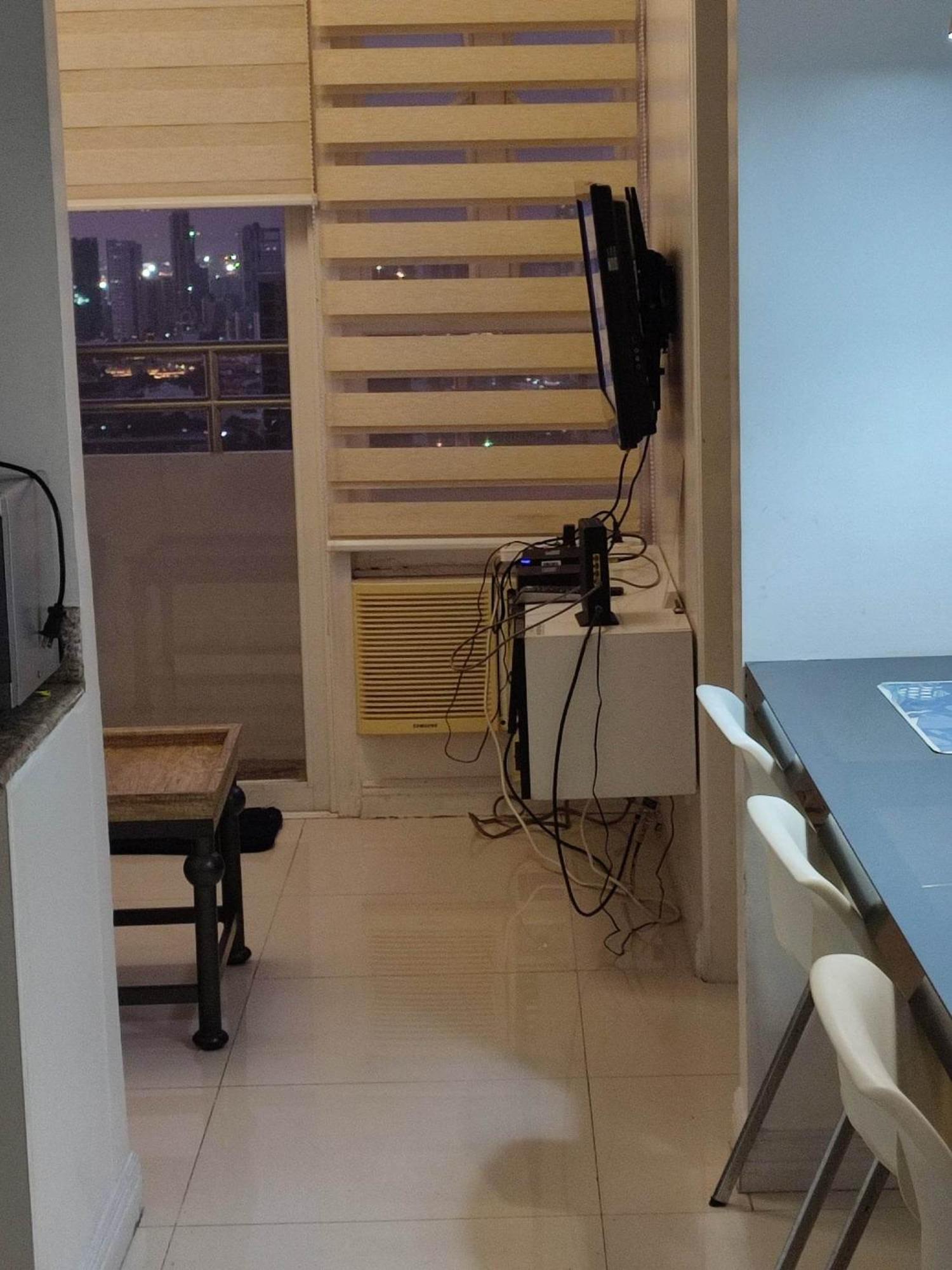 Experience Ocean View In The Heart Of Manila, Enjoy Free Access To The Pool, Sauna, Massage Promo In Prime Location Near The Us Embassy, Naia, Makati, Bgc, Mall Of Asia, And Chinatown Is A Limited-time Offer, Book Now *