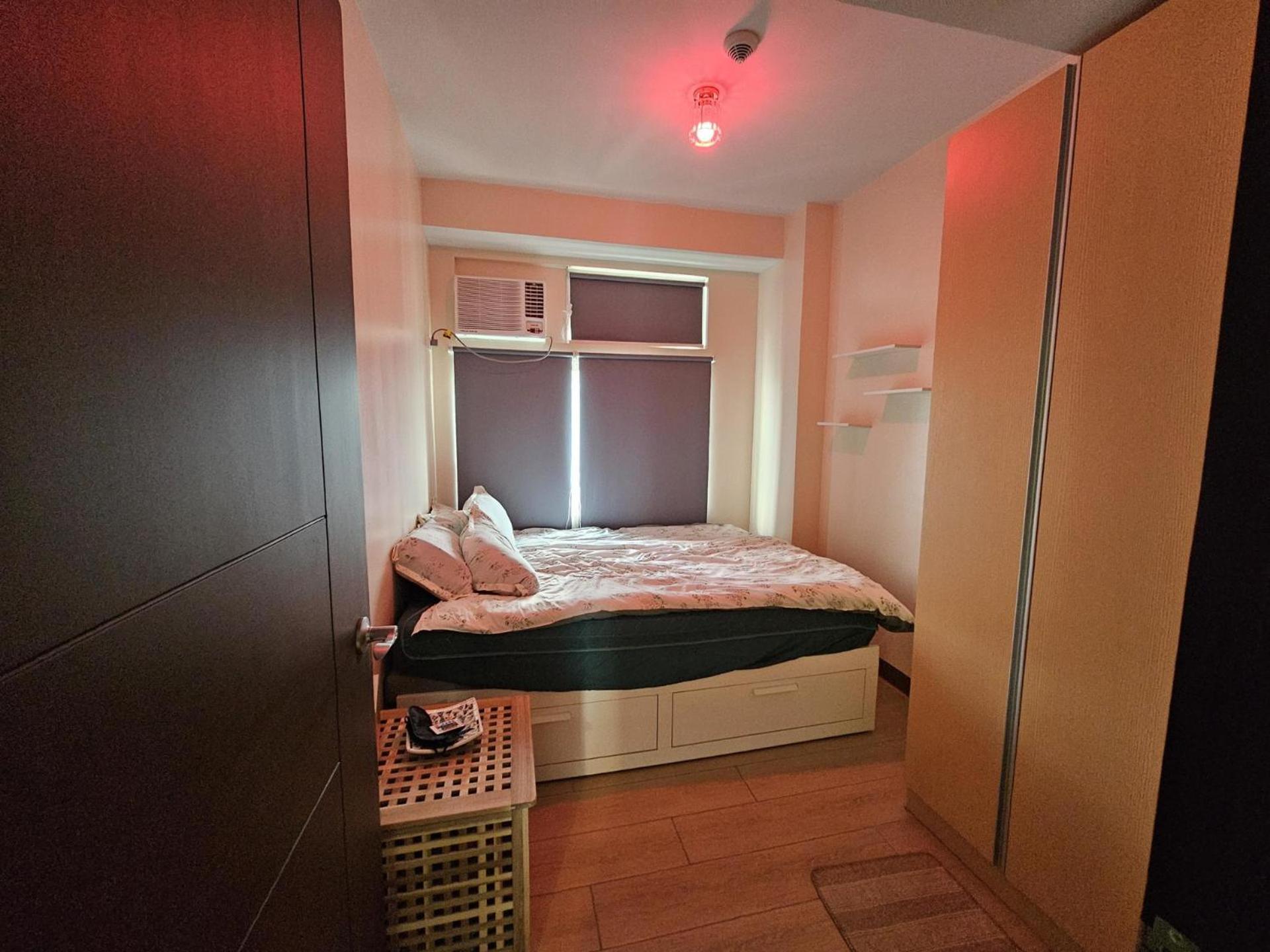 Makati Bliss - Cozy Urban Retreat Apartment