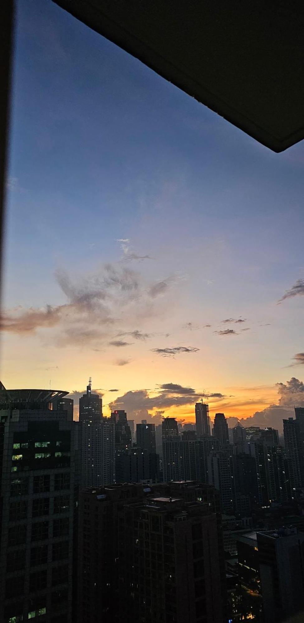 Makati Bliss - Cozy Urban Retreat Apartment