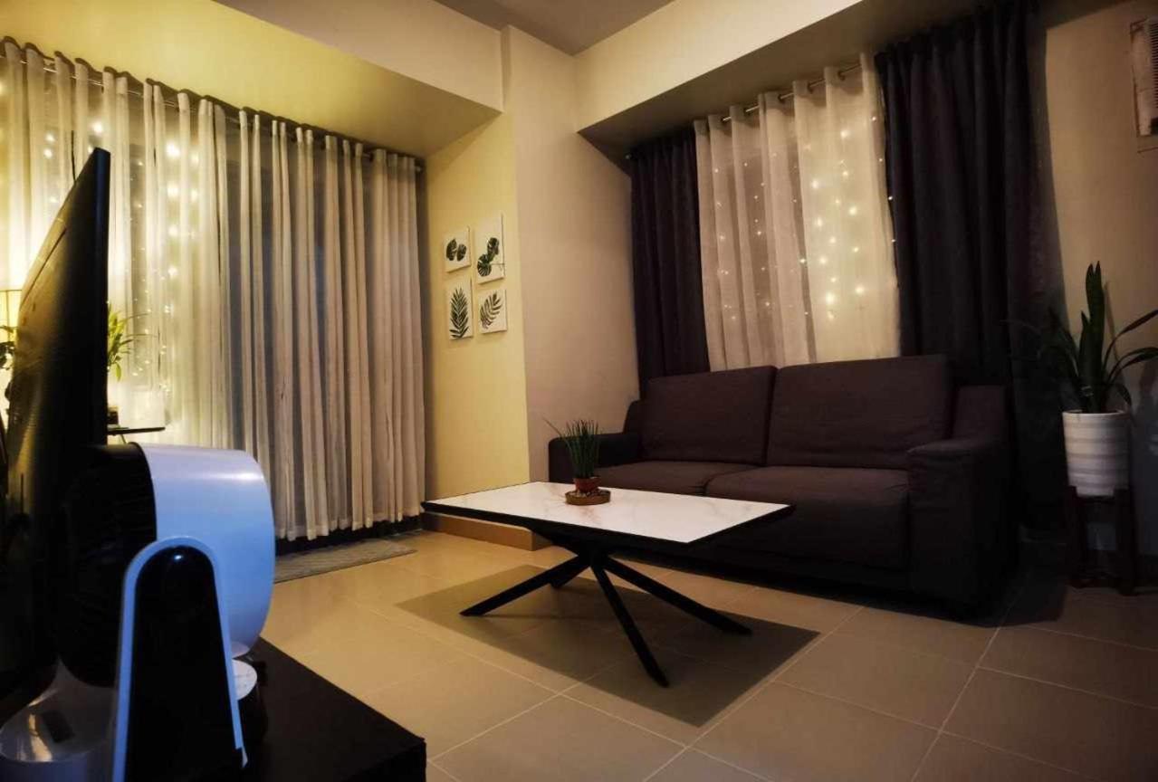 Manhattan Plaza Tower 1 Unit With 1bedroom Apartment *
