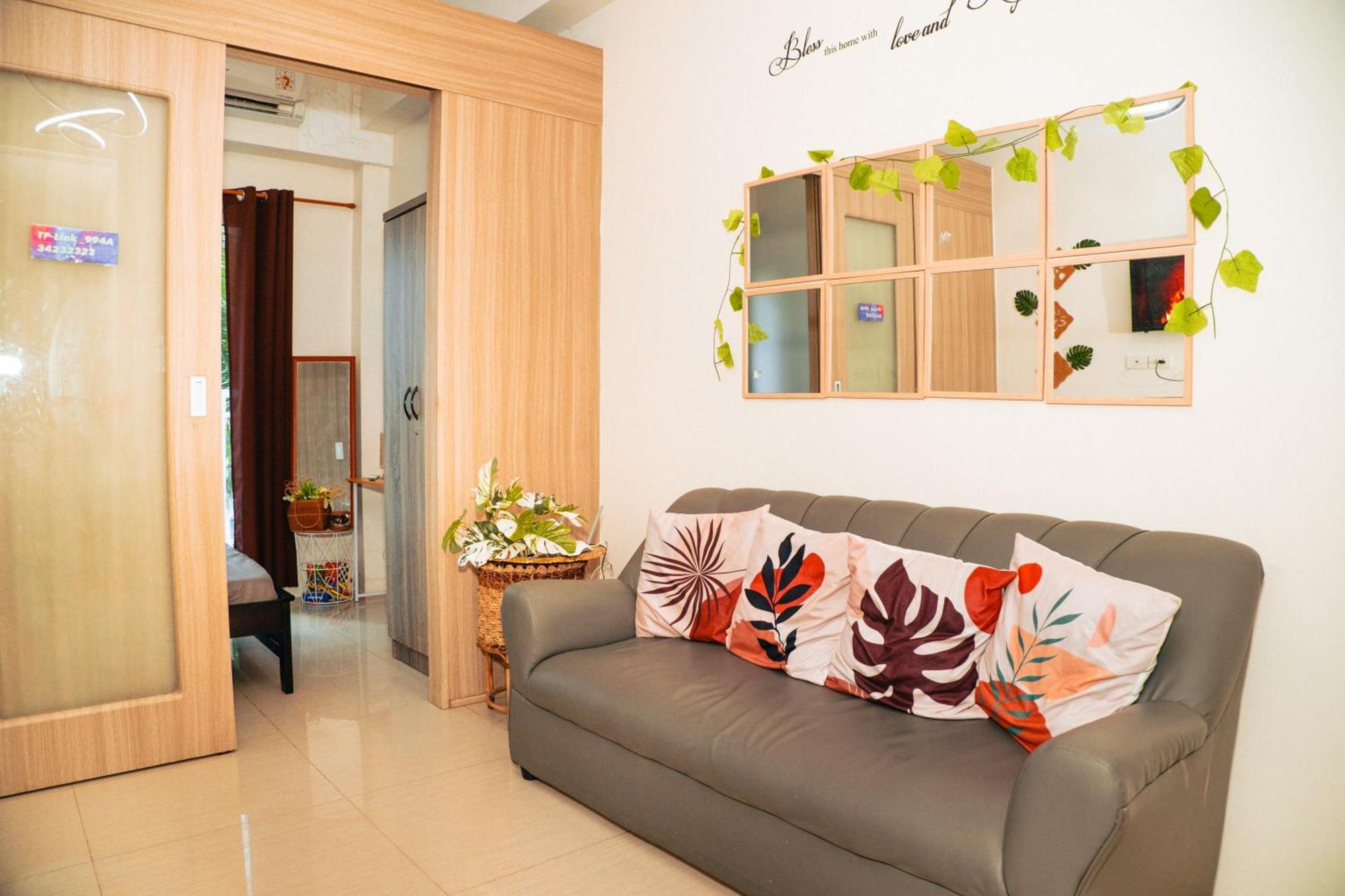 1bedroom With Balcony Facing Pool Near Moa Manila