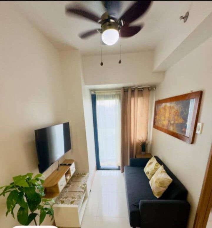 Jl Shore Staycation * Manila