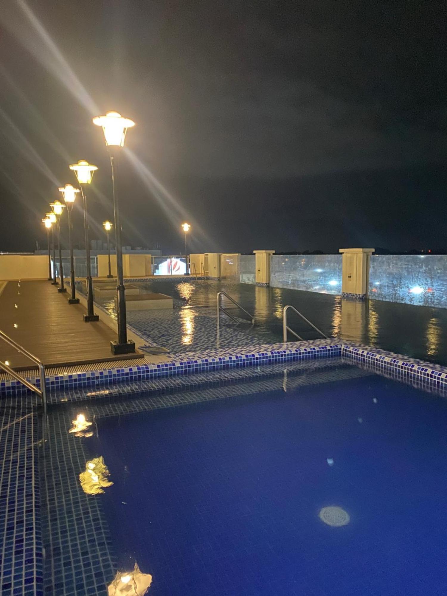 Spacious At Fairview Quezon With Very Fast Wifi Infront Of Sm Apartment