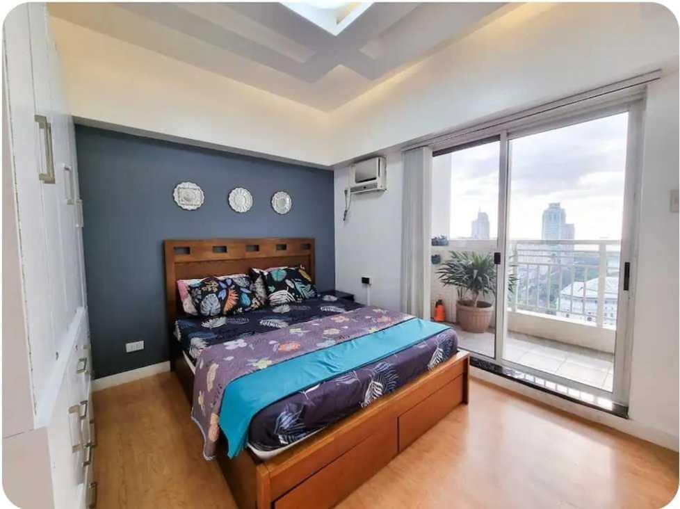 Elegant & Spacious Two-Bedroom Condo At Torre De Manila Condo With Breathtaking Views, Perfect For Relaxation & Comfort * Manila