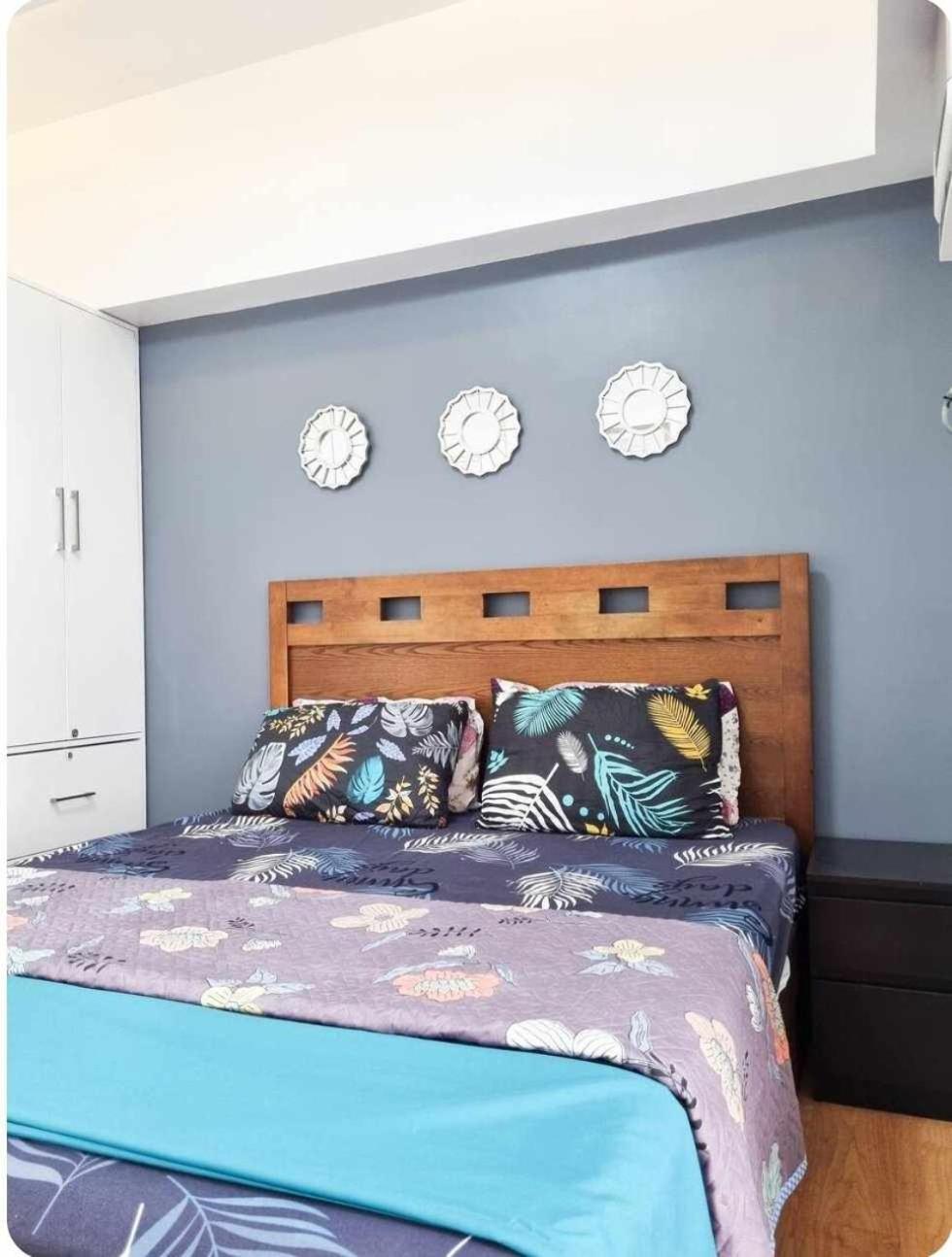 Apartment Elegant & Spacious Two-Bedroom Condo At Torre De Manila Condo With Breathtaking Views, Perfect For Relaxation & Comfort *