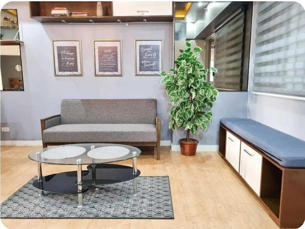 Elegant & Spacious Two-Bedroom Condo At Torre De Manila Condo With Breathtaking Views, Perfect For Relaxation & Comfort Apartment *