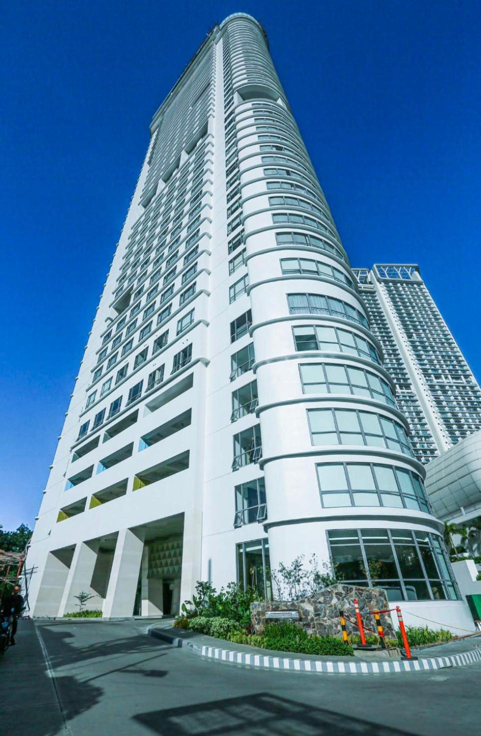Standard Rockwell Skylineview King By Premiumstayph *