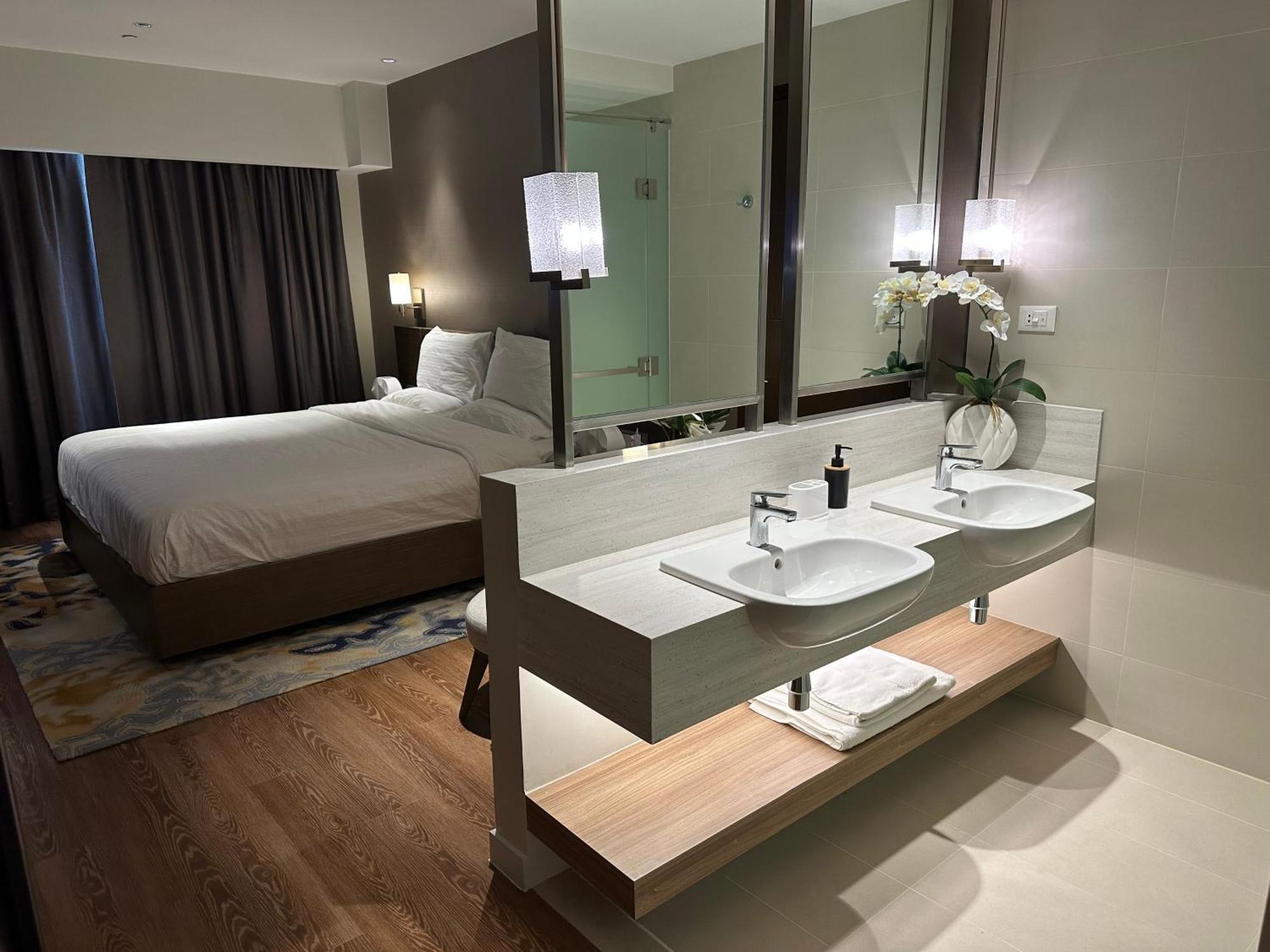 Apartment Standard Rockwell Skylineview King By Premiumstayph Manila
