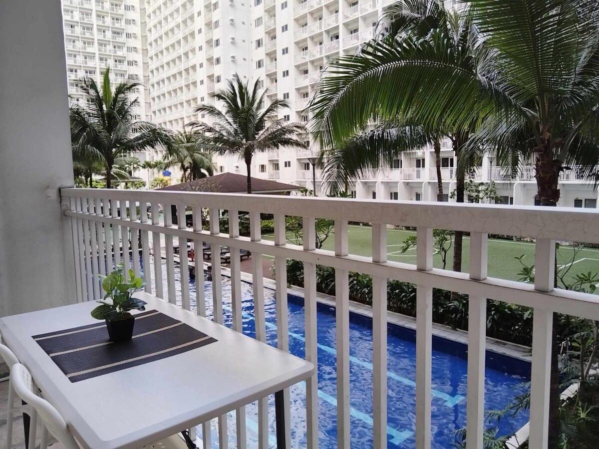 Shore 1 Residences Two Bedroom - Pool View Manila