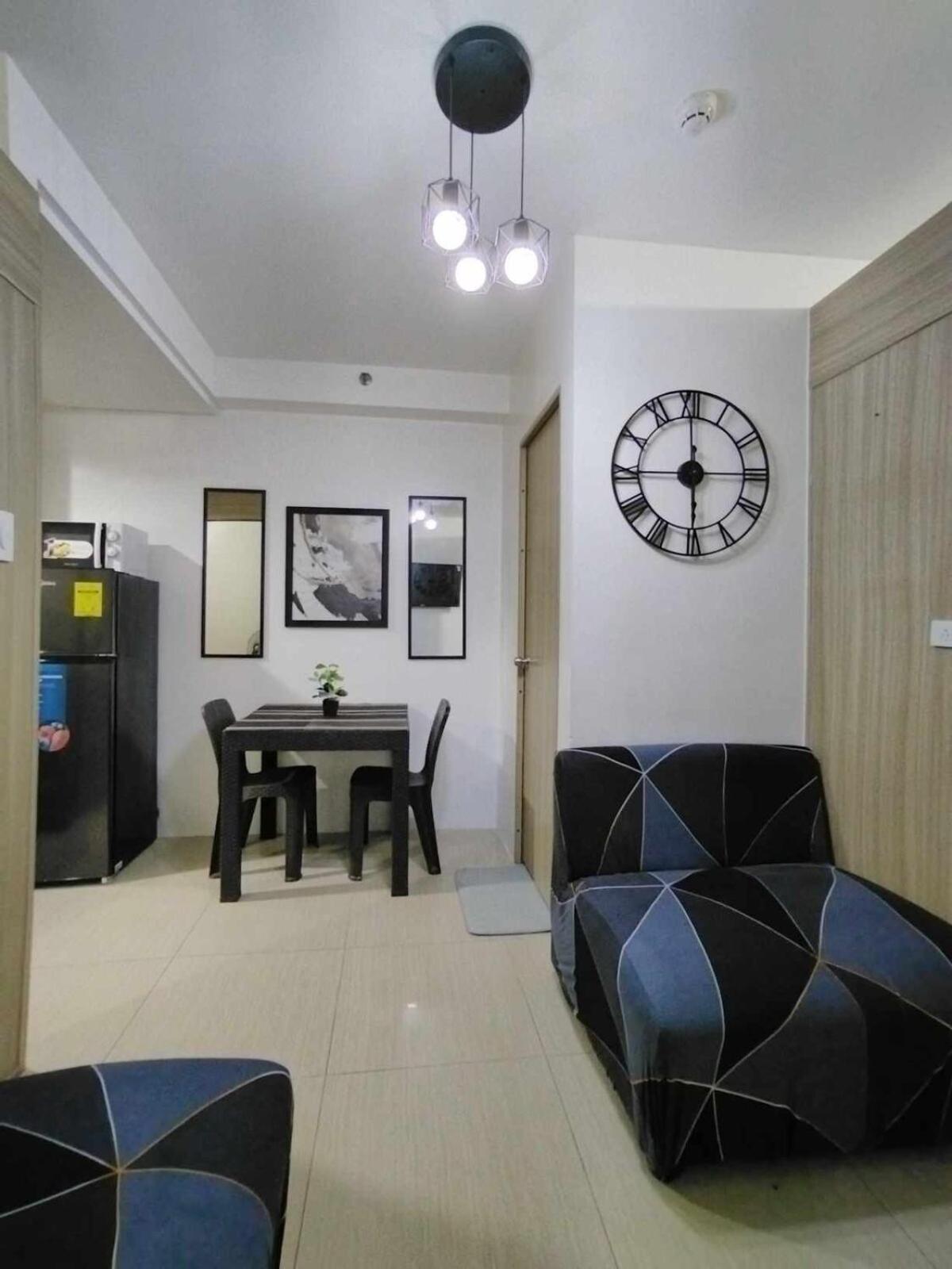 Shore 1 Residences Two Bedroom - Pool View * Manila