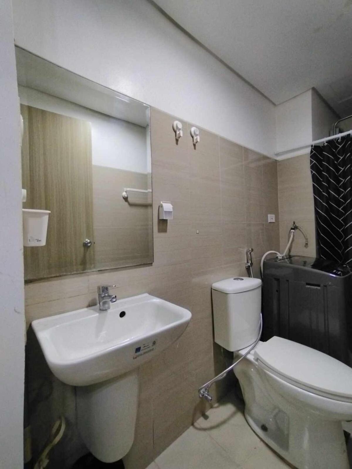 Shore 1 Residences Two Bedroom - Pool View Manila