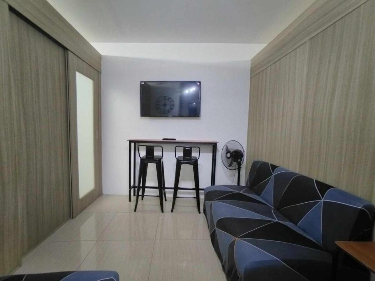 Shore 1 Residences Two Bedroom - Pool View Apartment Manila