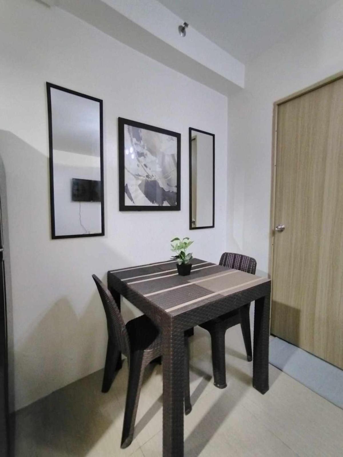 Shore 1 Residences Two Bedroom - Pool View Apartment Manila