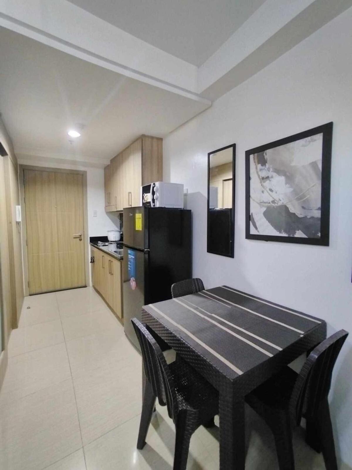 Shore 1 Residences Two Bedroom - Pool View * Manila