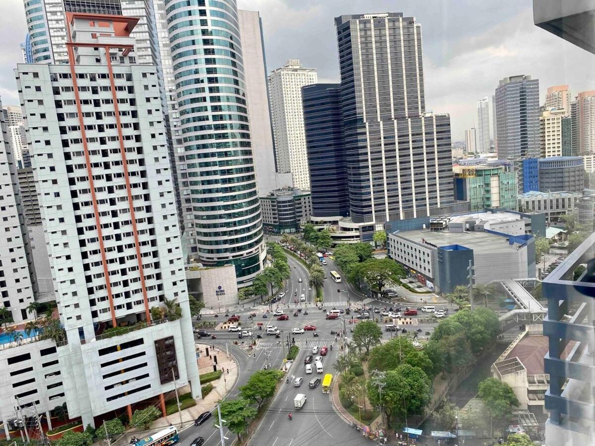 Apartment Makati Broadway Bliss Golden Spot Gym Swim Park 300 Mbps 1940 Manila