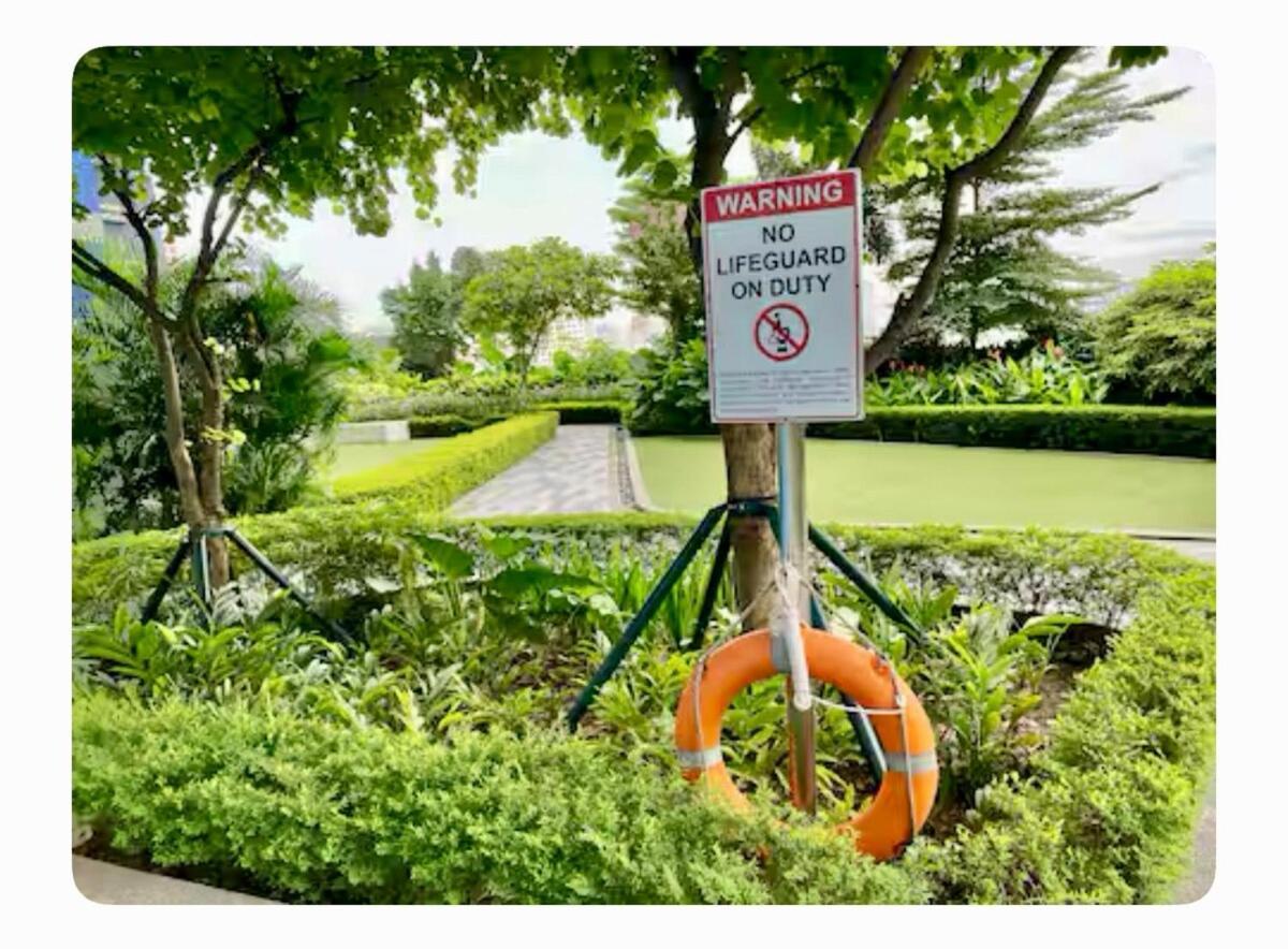 Chic Luxury Air 2 Bedroom Finest Living Air Makati Gym Swim Park 300 Apartment