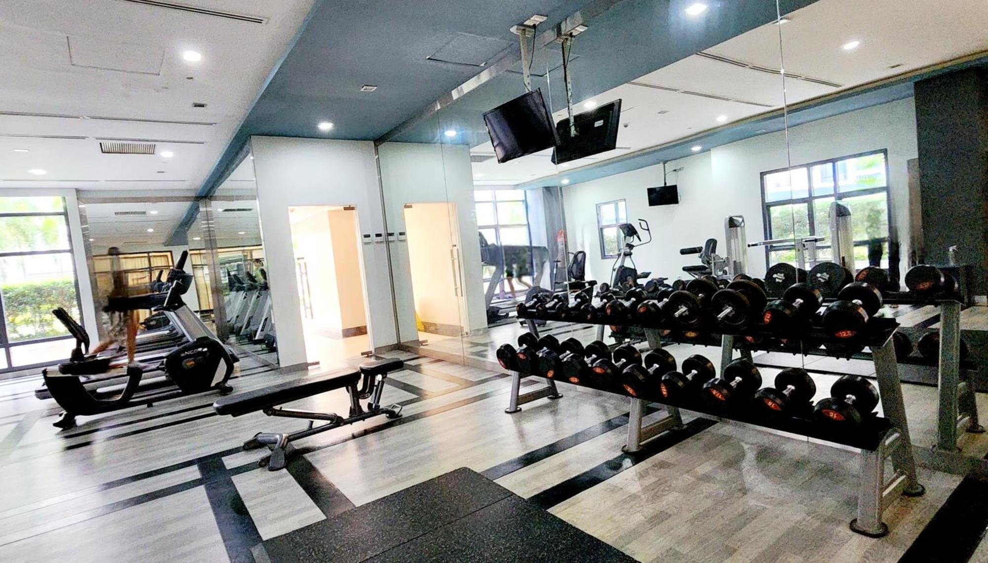 Cozy Family 8 Mins Walk To The Venice Grand Canal Mall Manila