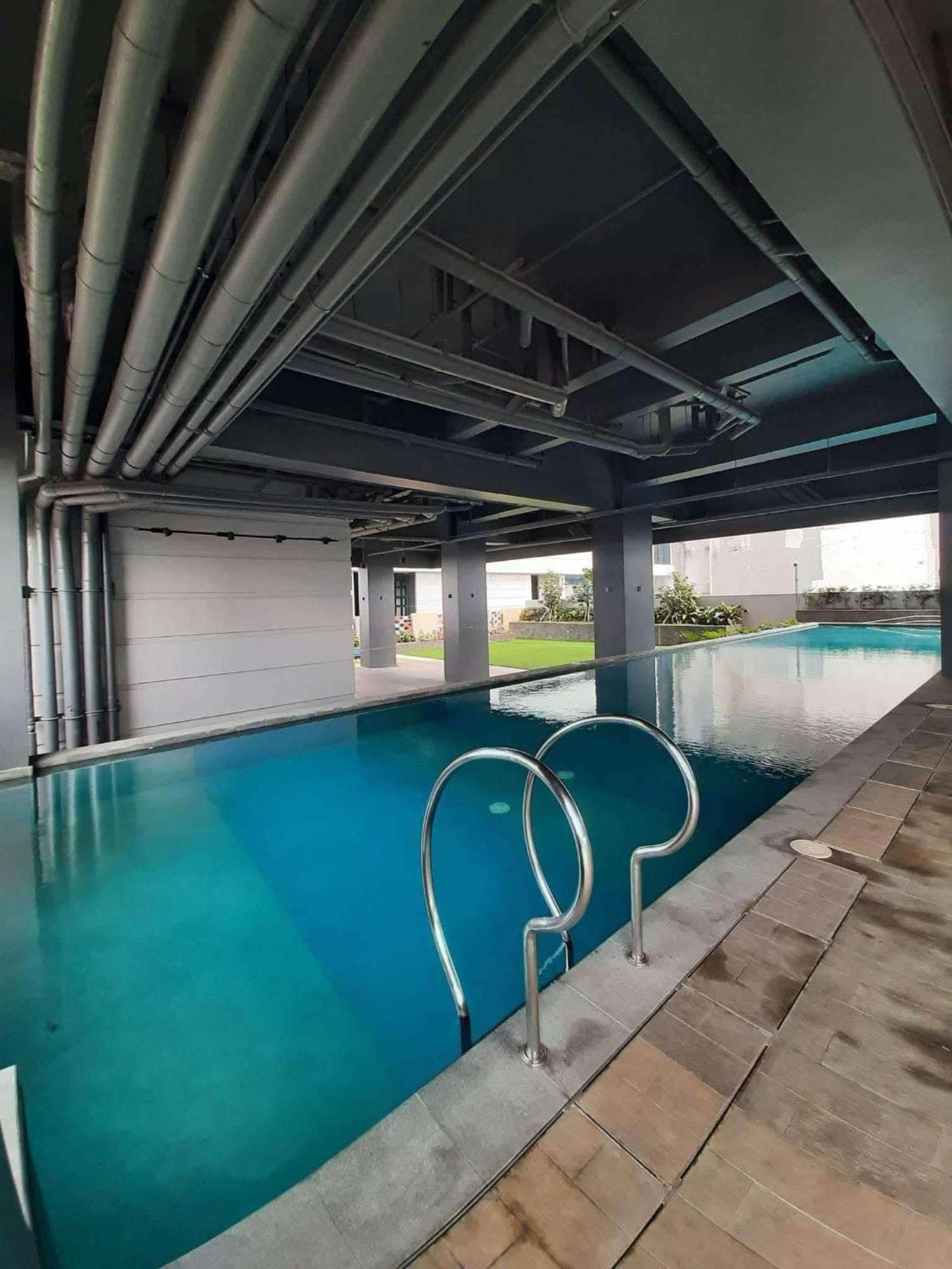 Staycation In Timog Quezon Ciity Near Tomas Morato And Gma 7 * Manila