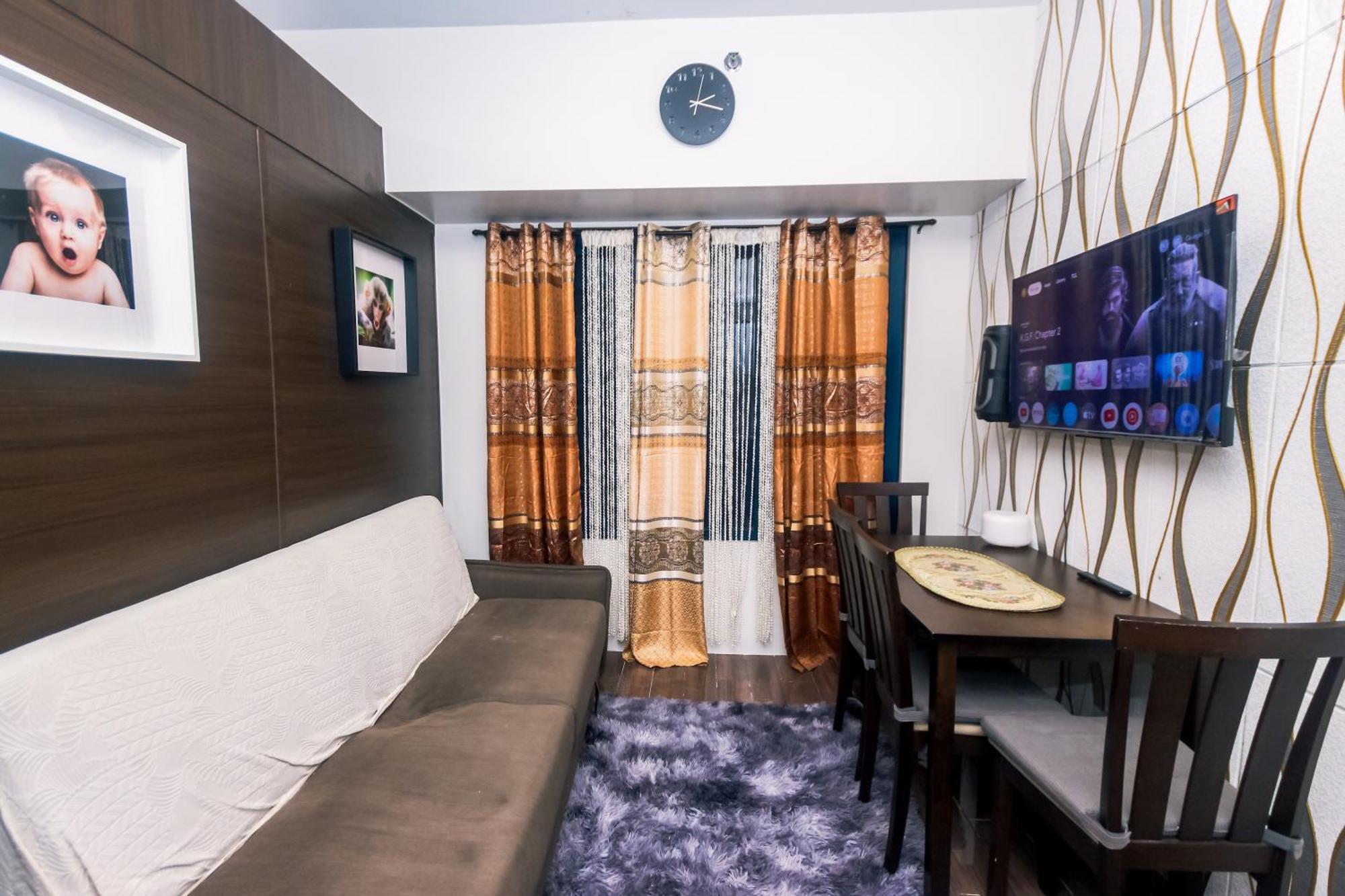 2 Bedroom Makati Urban Playground Air Gym Swim Park 1949