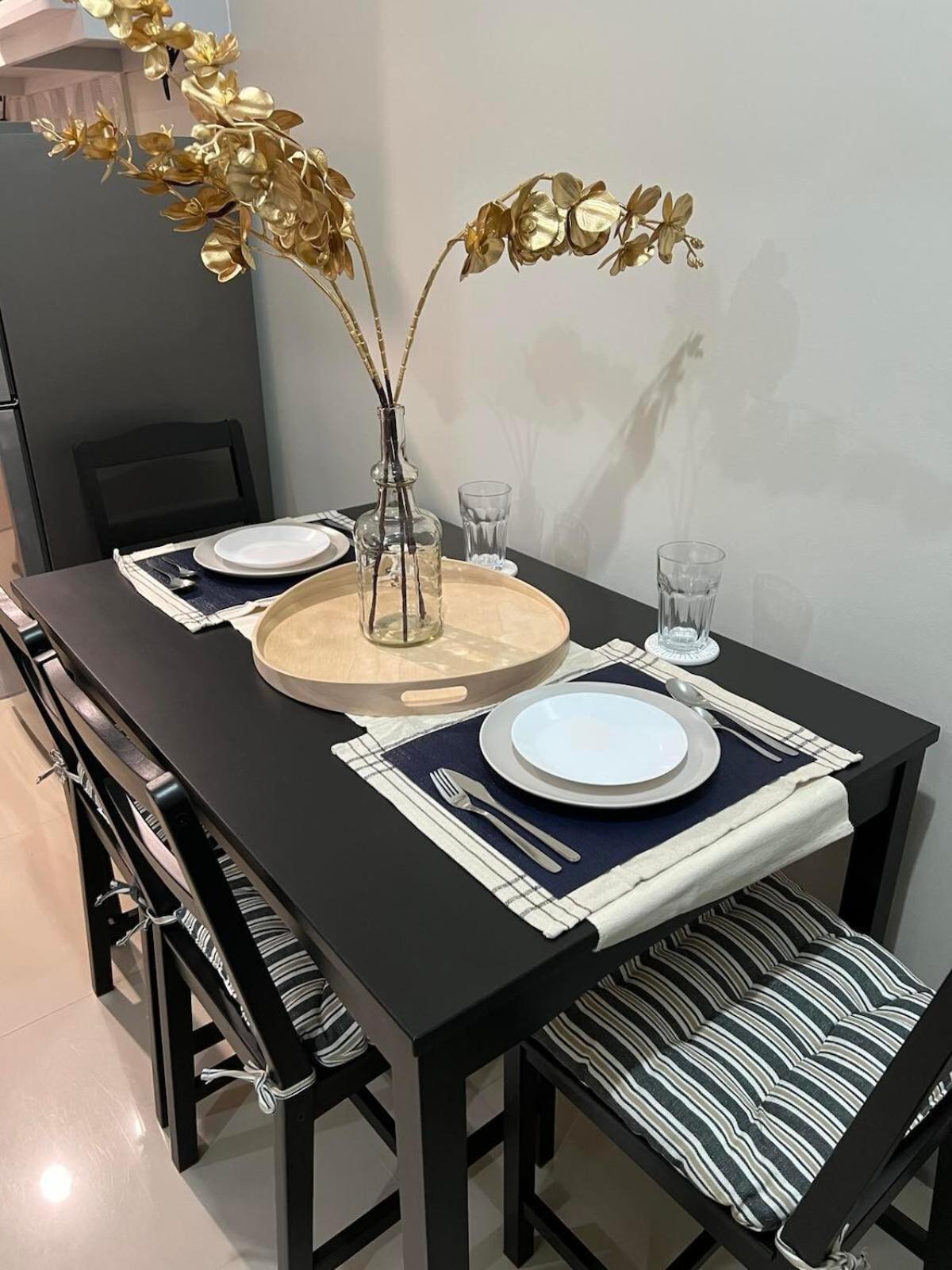 1br Luxury Bed, Movie Room, Swimming Pool Access Apartment Manila