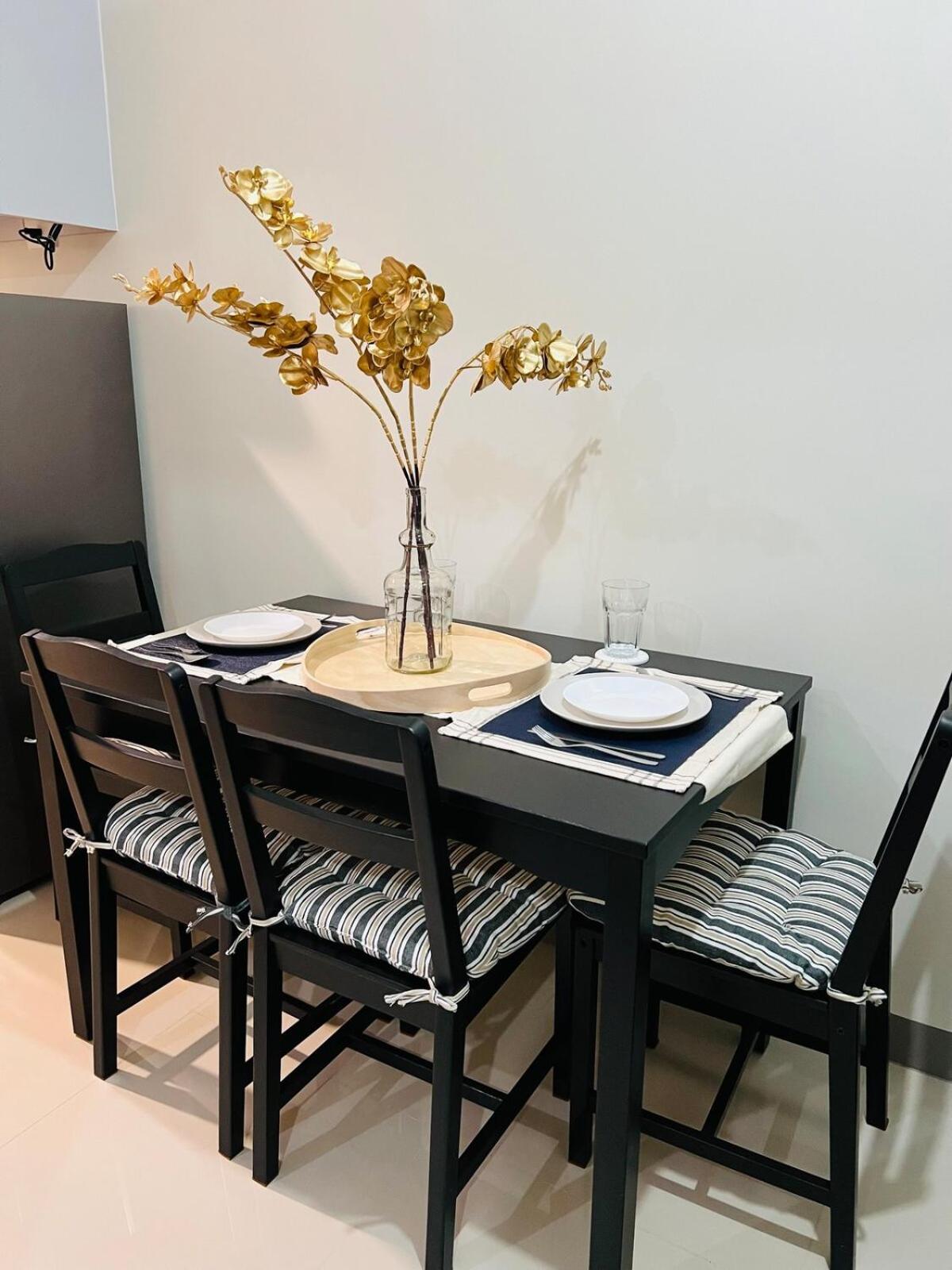 1br Luxury Bed, Movie Room, Swimming Pool Access Apartment *