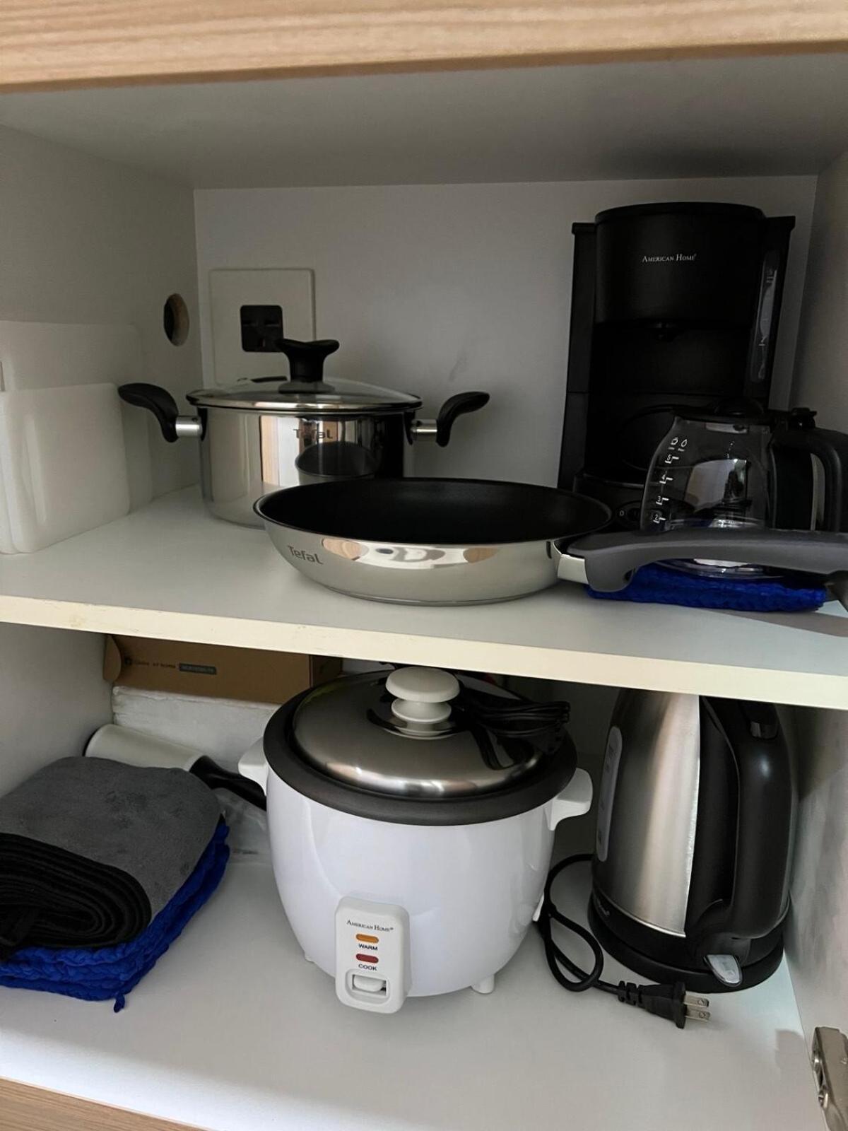 1br Luxury Bed, Movie Room, Swimming Pool Access