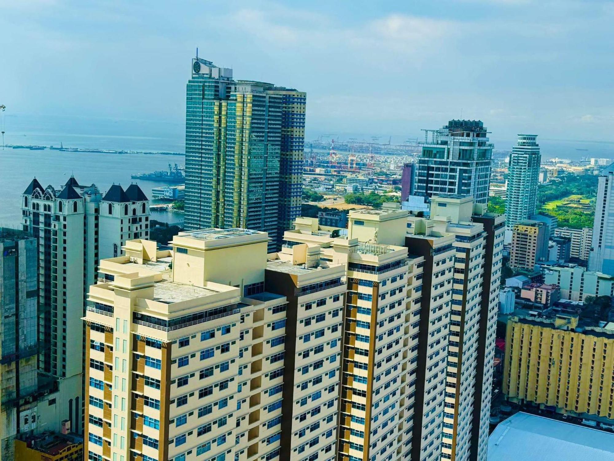 Birch Tower A4 Front Of Robinson Mla Freepool Manila