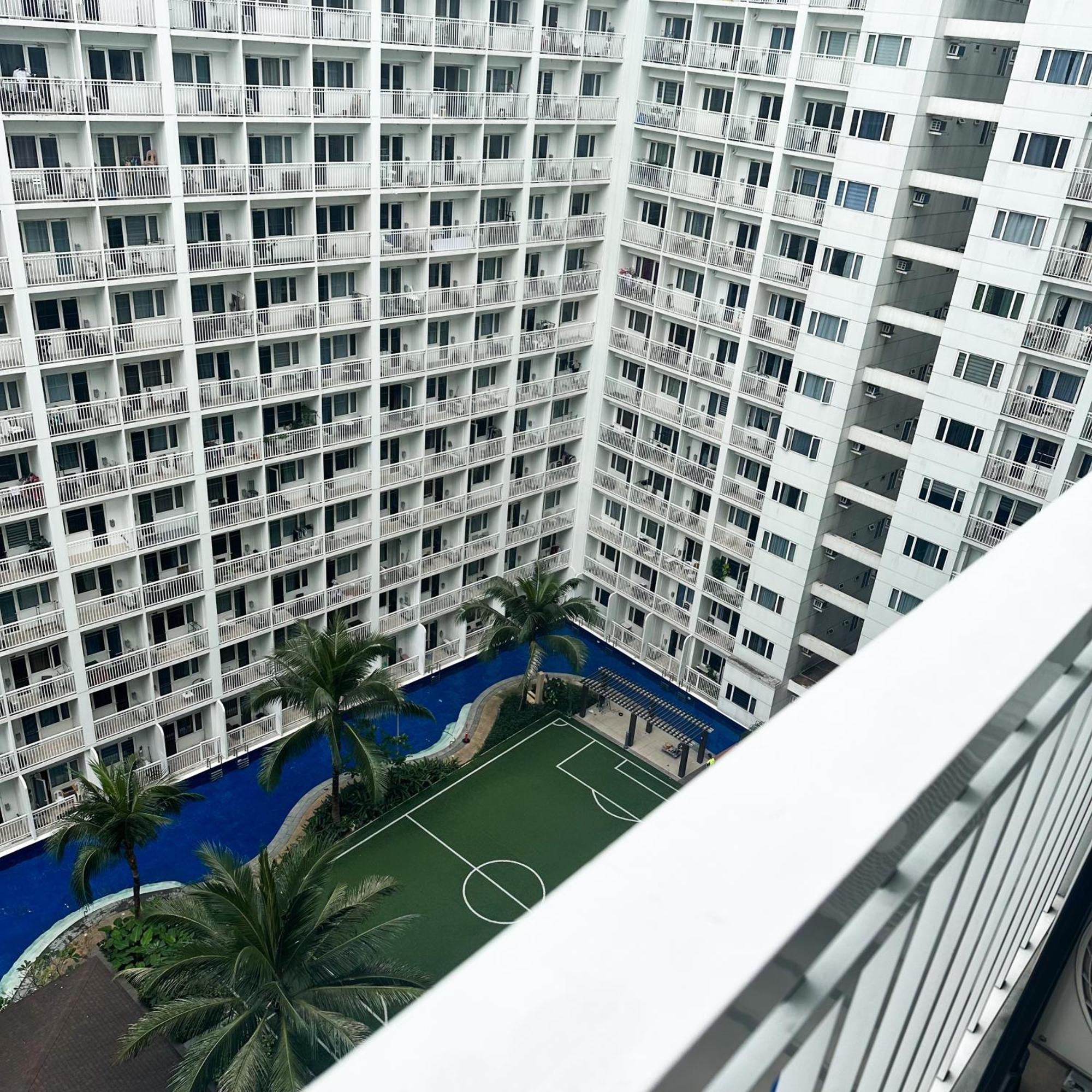 Apartment Crizzy's Hub Crizel At Shore Residences
