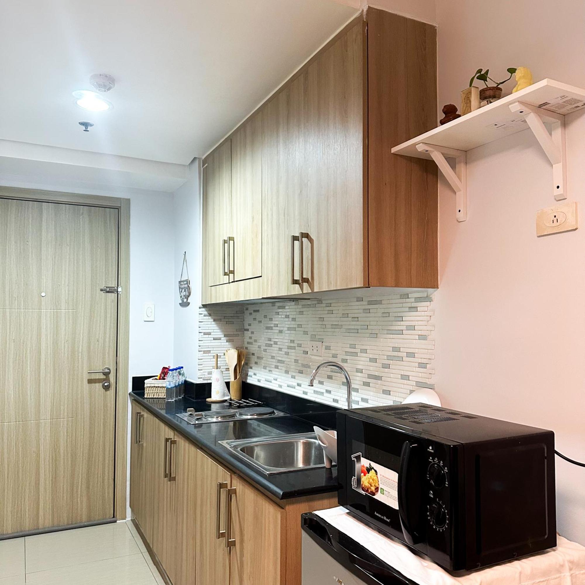 Apartment Crizzy's Hub Crizel At Shore Residences