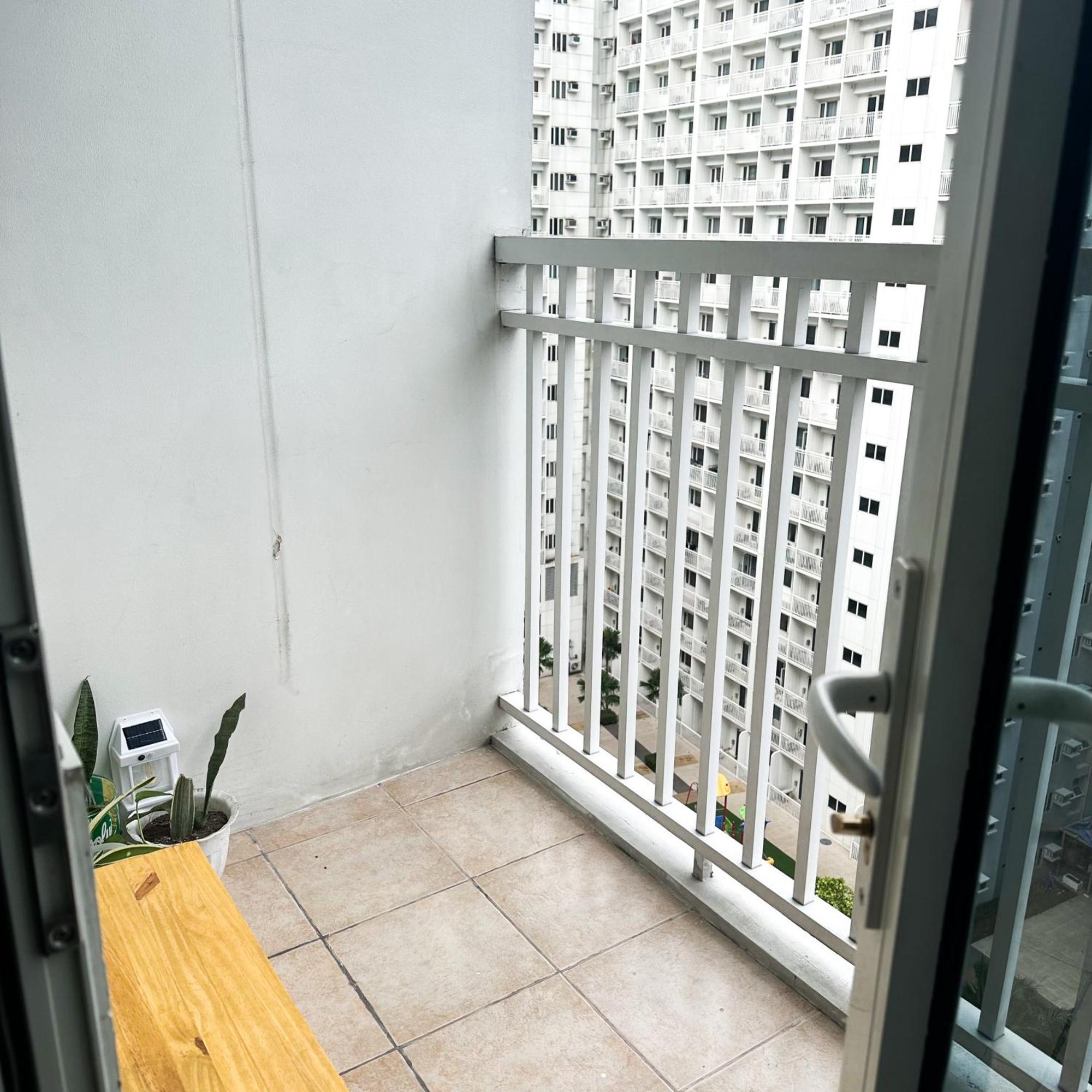 Crizzy's Hub Crizel At Shore Residences * Manila