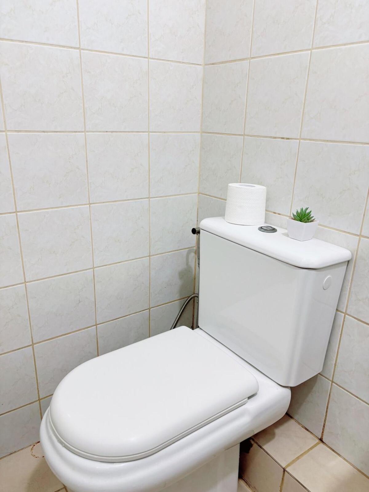 Cozy 2br Free Pool Access Manila
